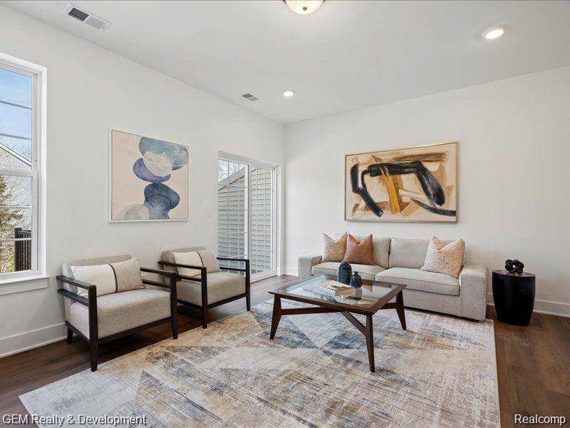 Milford, MI 48381,549 Village Lane