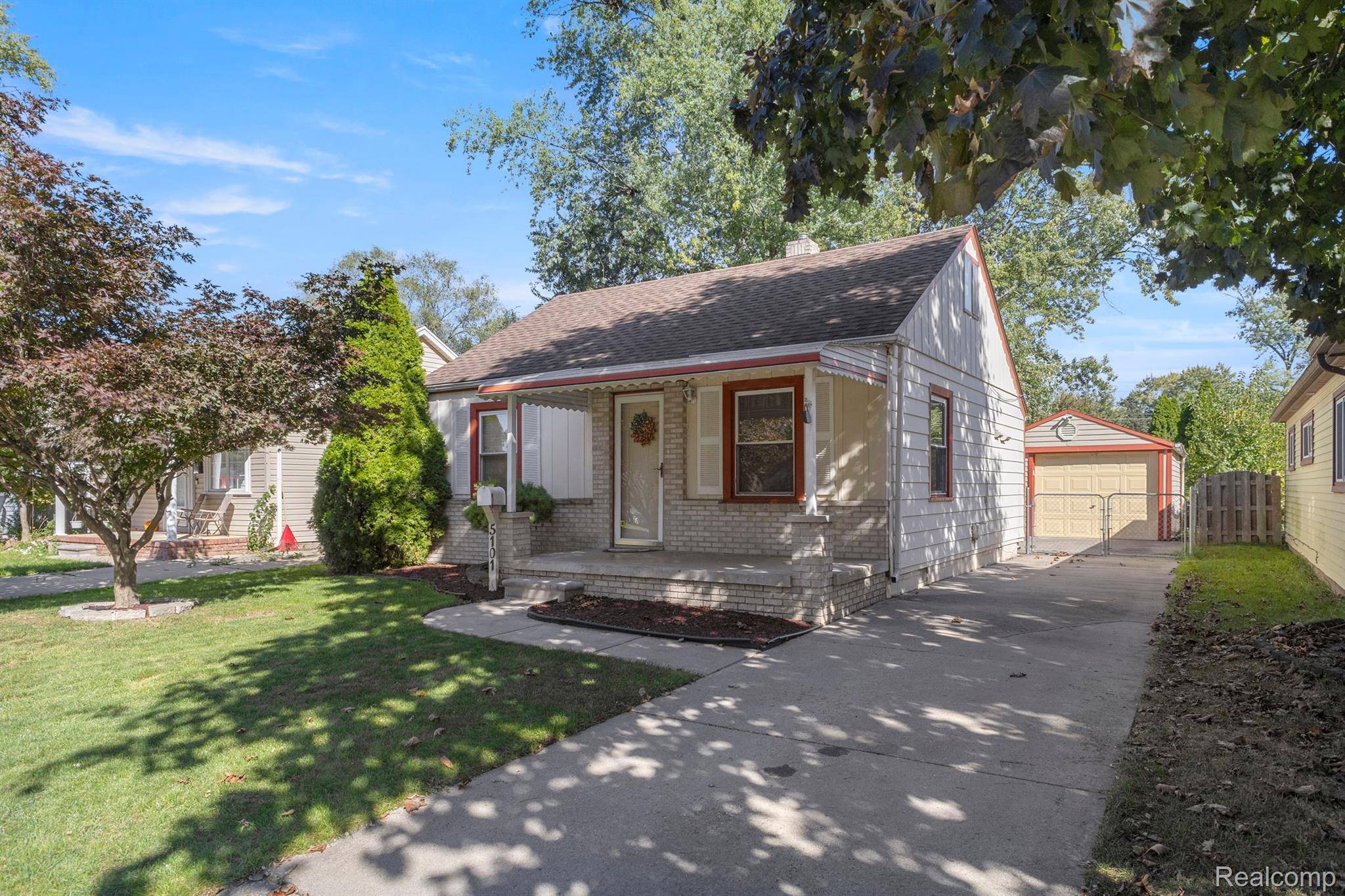 Dearborn Heights, MI 48125,5101 CLIPPERT ST