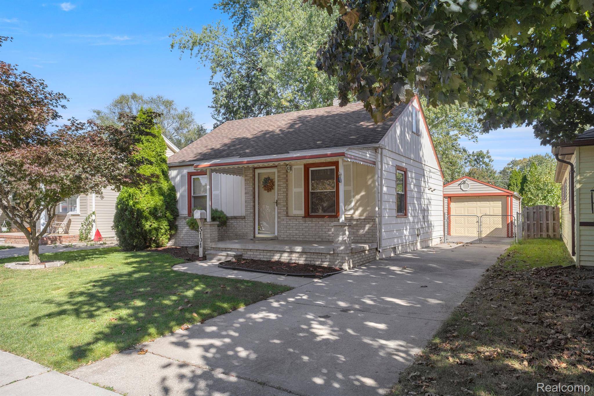 Dearborn Heights, MI 48125,5101 CLIPPERT ST