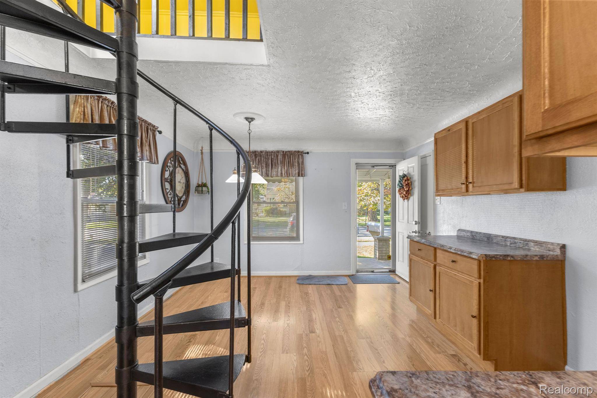 Dearborn Heights, MI 48125,5101 CLIPPERT ST