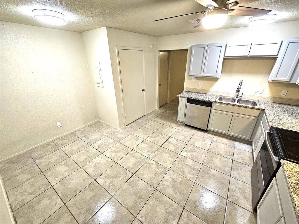 Keller, TX 76248,724 Bluebonnet Drive #B