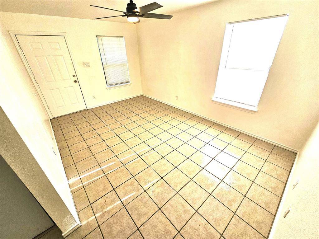 Fort Worth, TX 76105,2837 Ave J