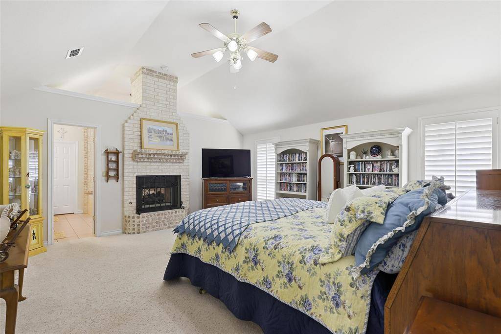 Granbury, TX 76049,8110 Ravenswood Road