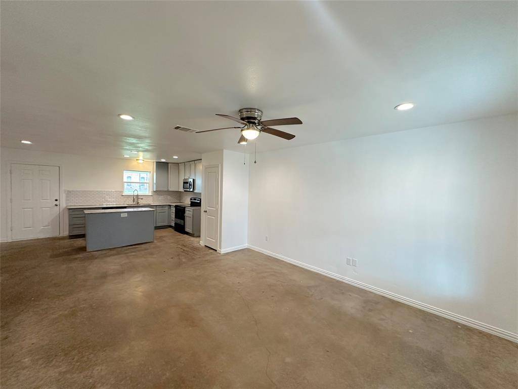 Itasca, TX 76055,108 W Adams Street