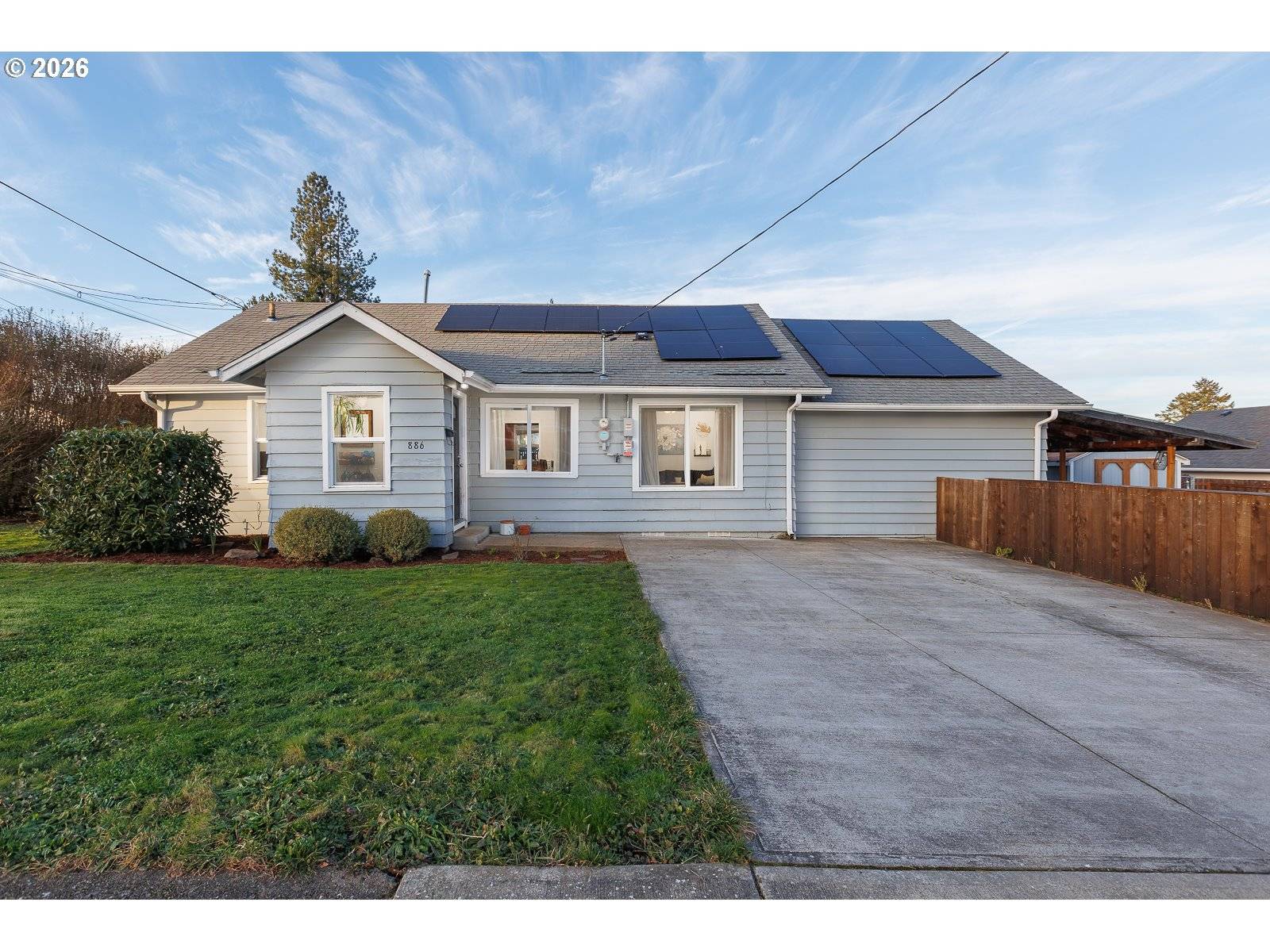 Dallas, OR 97338,886 SW BIRCH ST