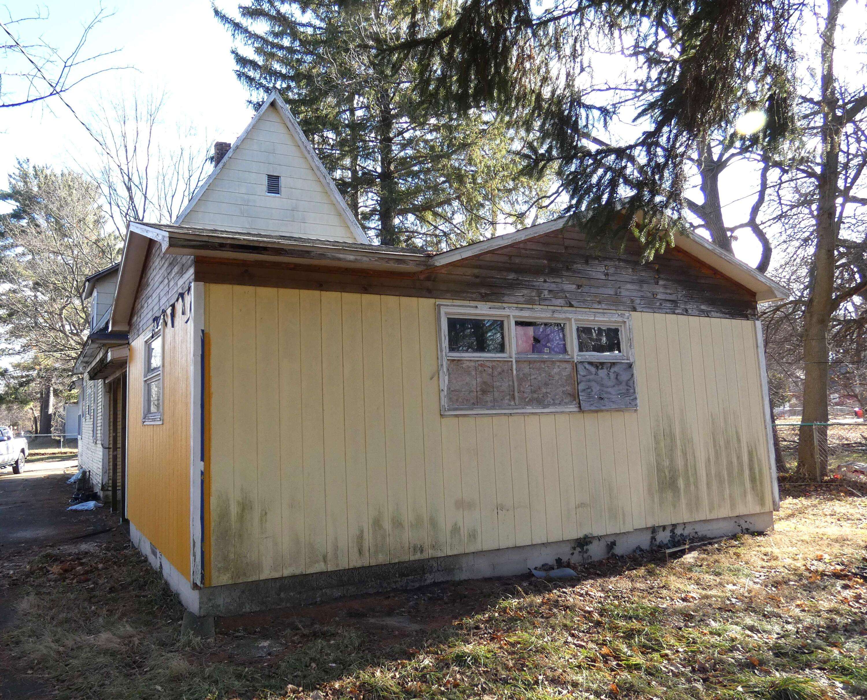 Benton Harbor, MI 49022,660 Pearl ST