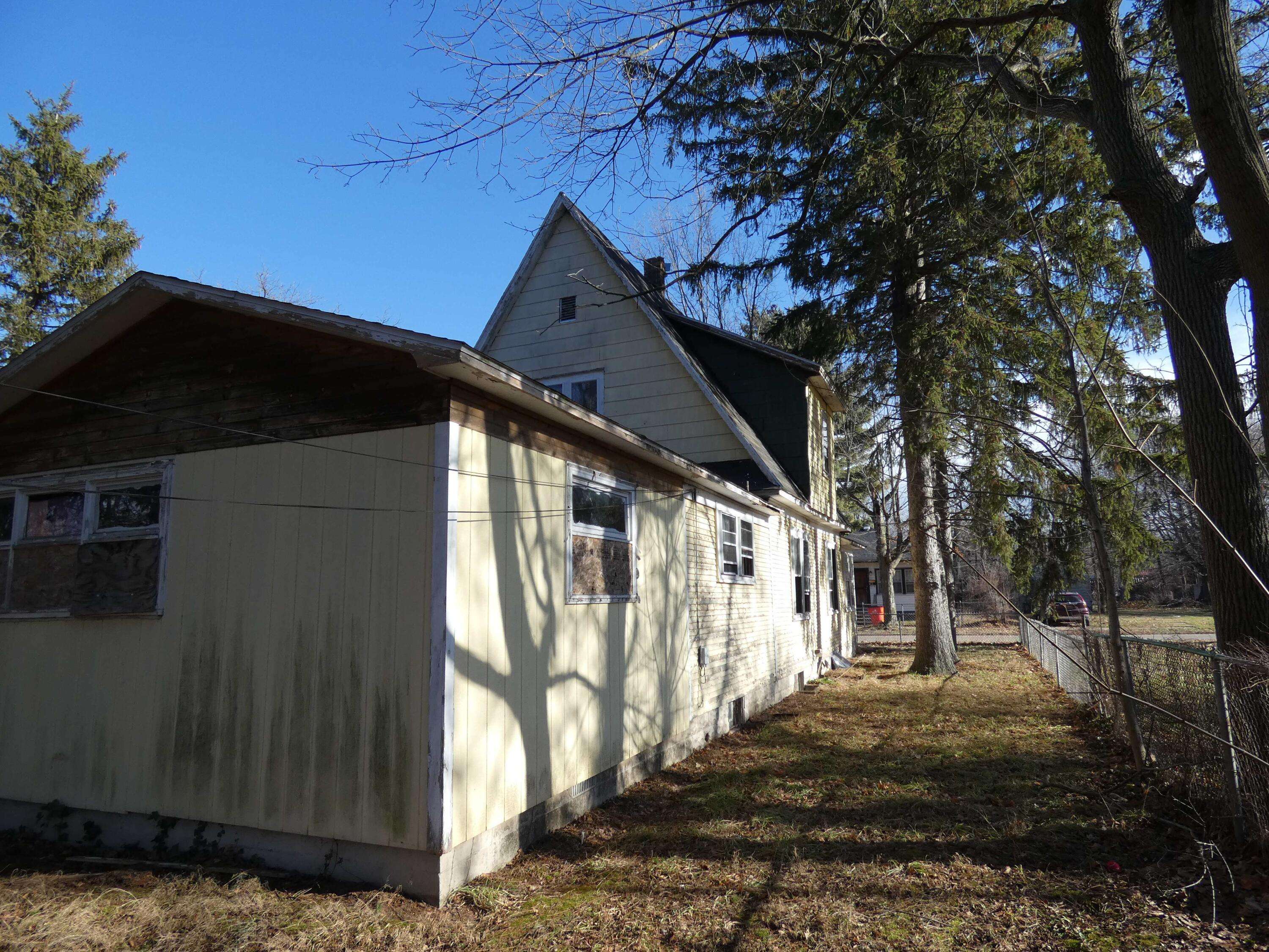 Benton Harbor, MI 49022,660 Pearl ST