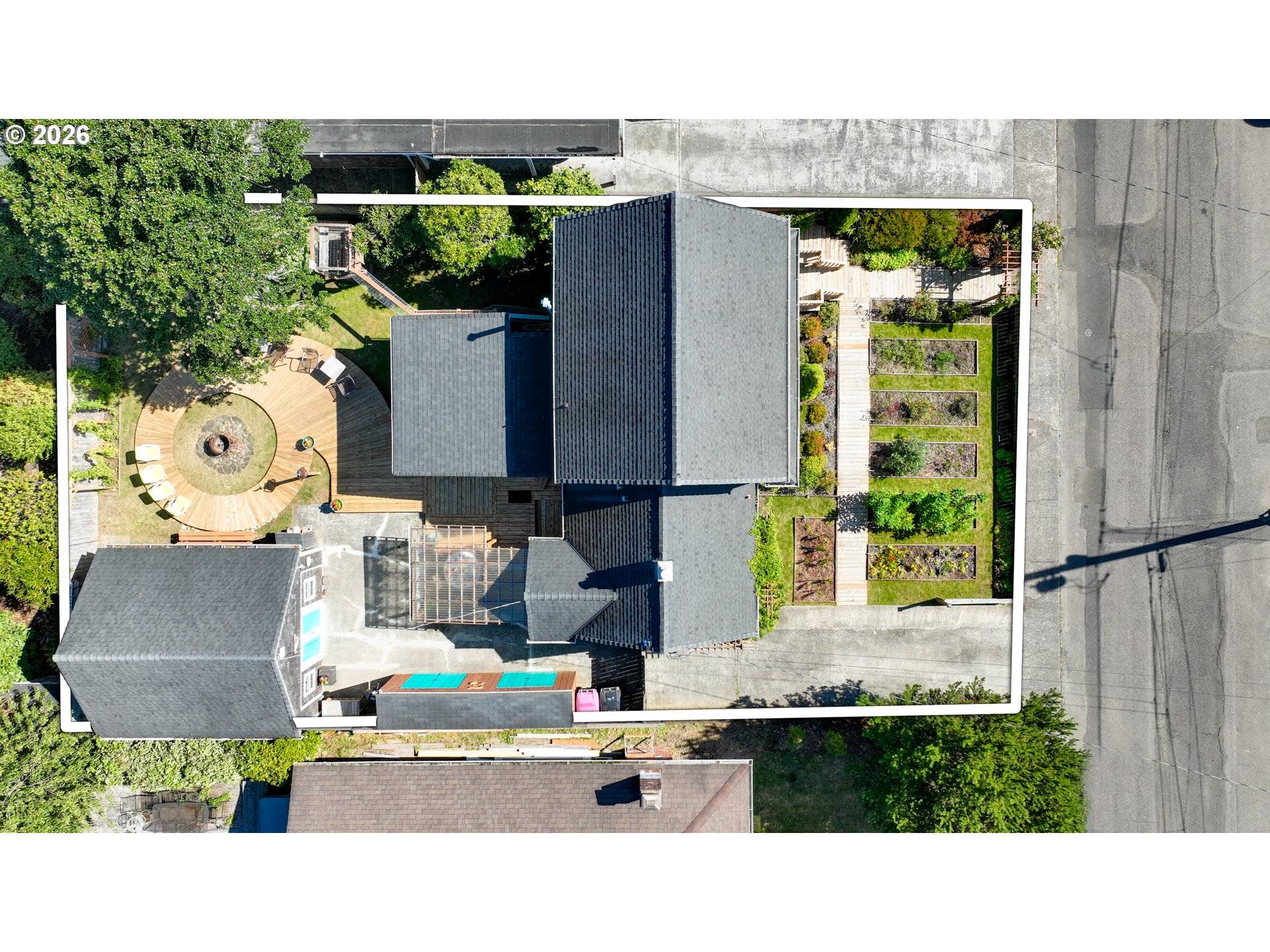 Seaside, OR 97138,810 16TH AVE