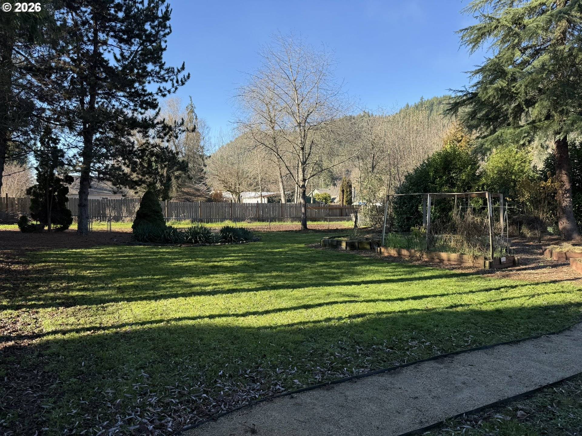 427 DATE ST, Drain, OR 97435