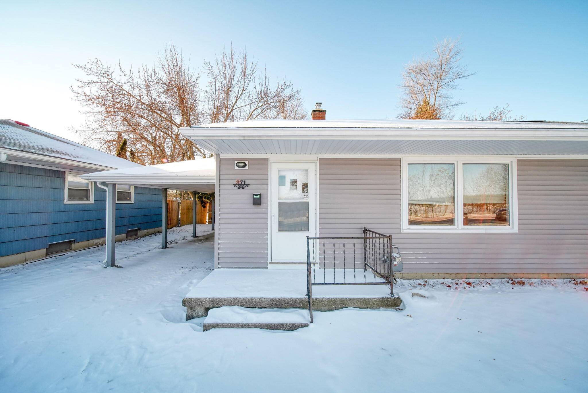 Adrian, MI 49221,371 Riverside AVE