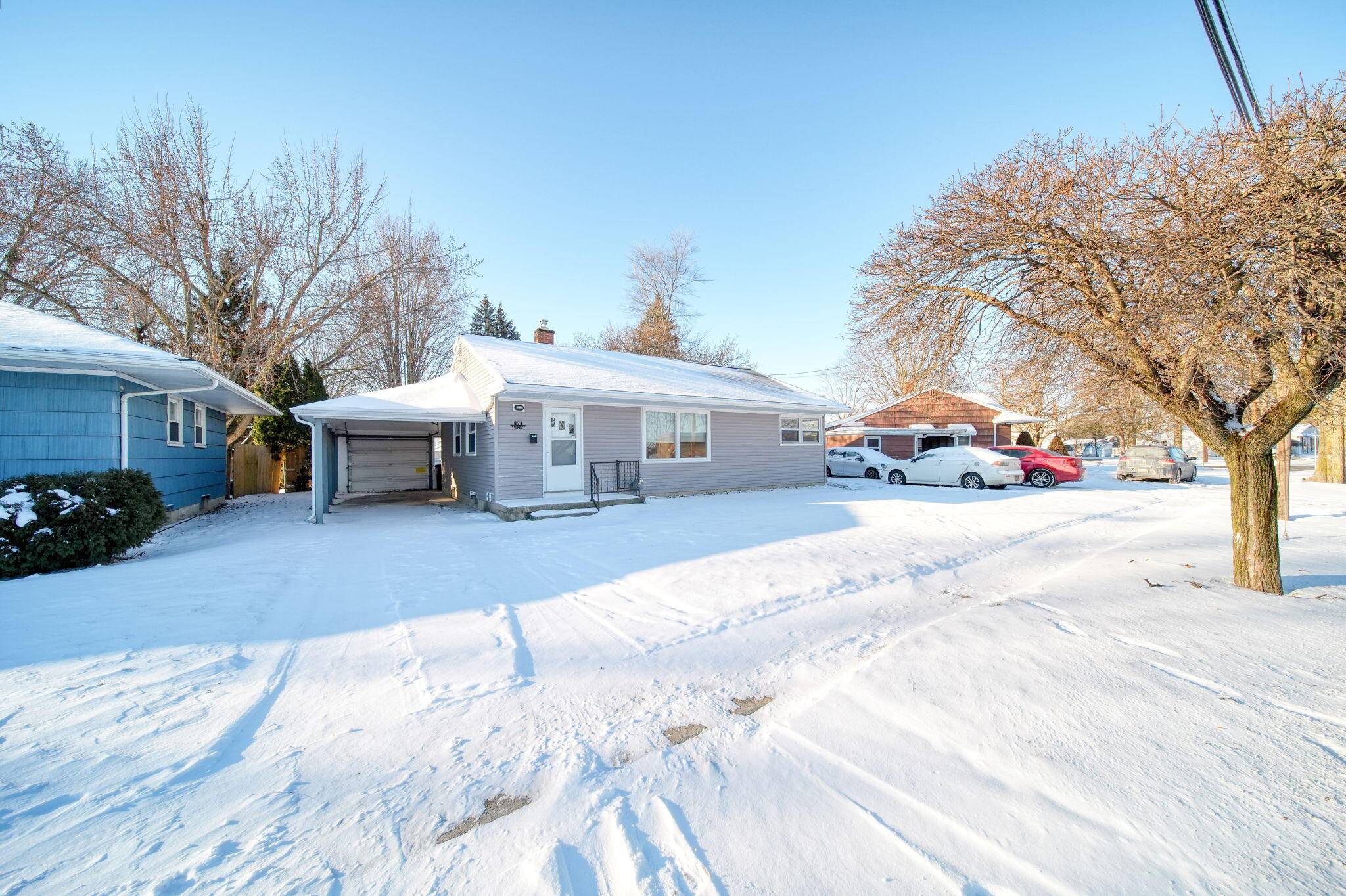 Adrian, MI 49221,371 Riverside AVE