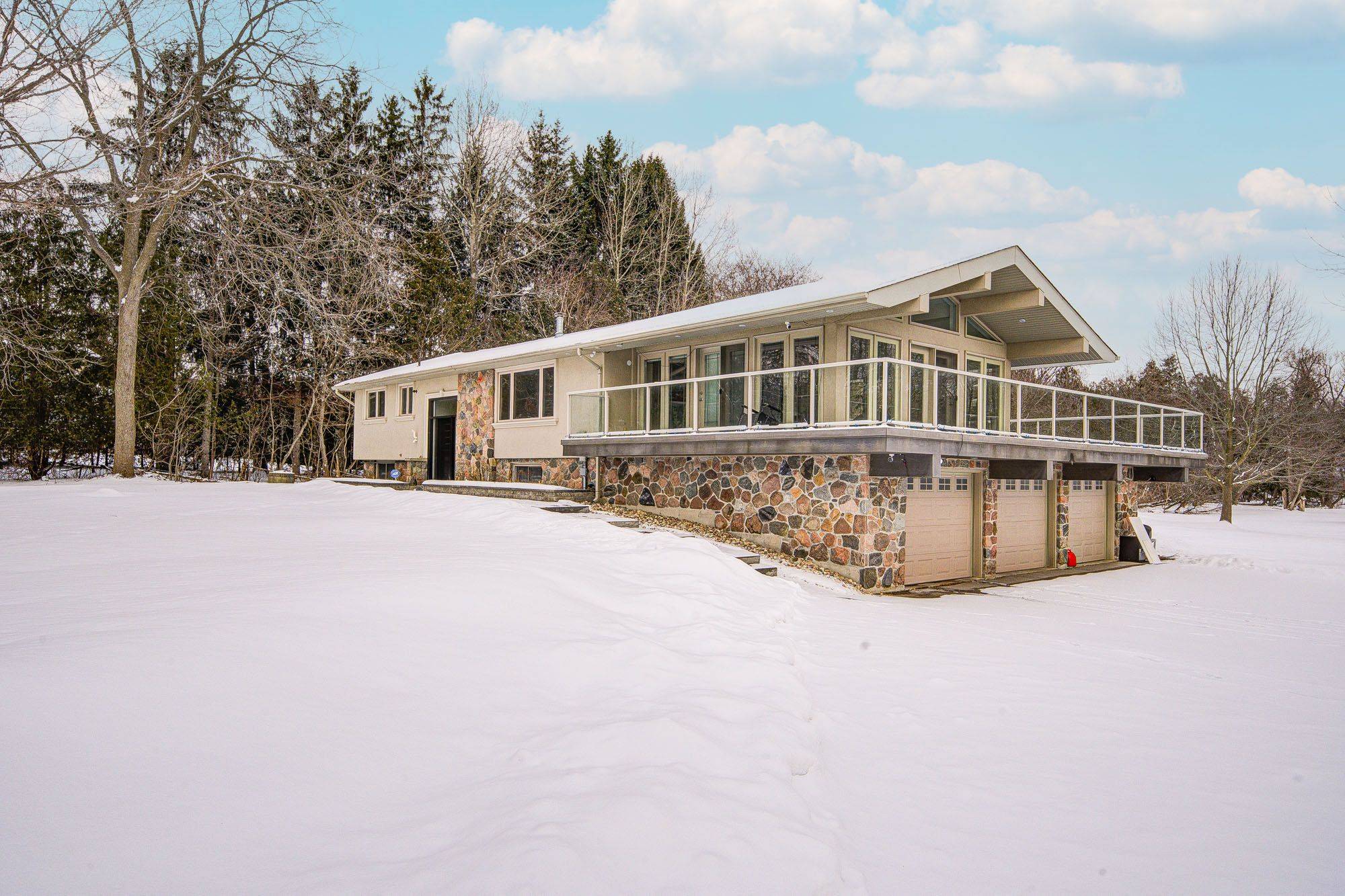 Whitby, ON L1R 2P2,3505 Cochrane ST