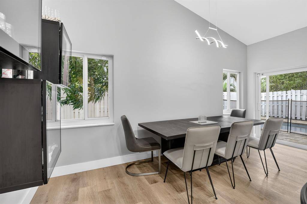 Sunrise, FL 33323,1051 NW 124th Ter