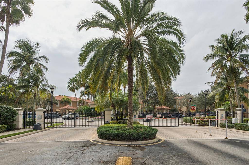 Palm Beach Gardens, FL 33418,4910 Bonsai Cir #110