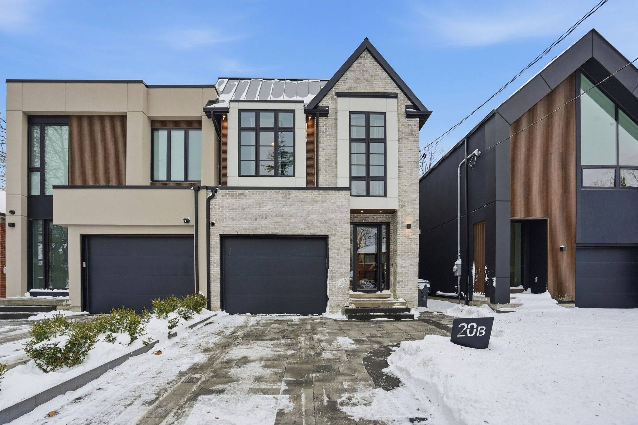 Mississauga, ON L5H 2S8,20B Broadview AVE