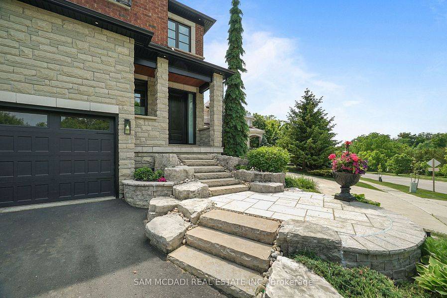 Mississauga, ON L5W 1S9,956 Sombrero WAY