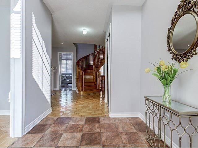 Brampton, ON L6P 1X3,4 Cairnburg DR