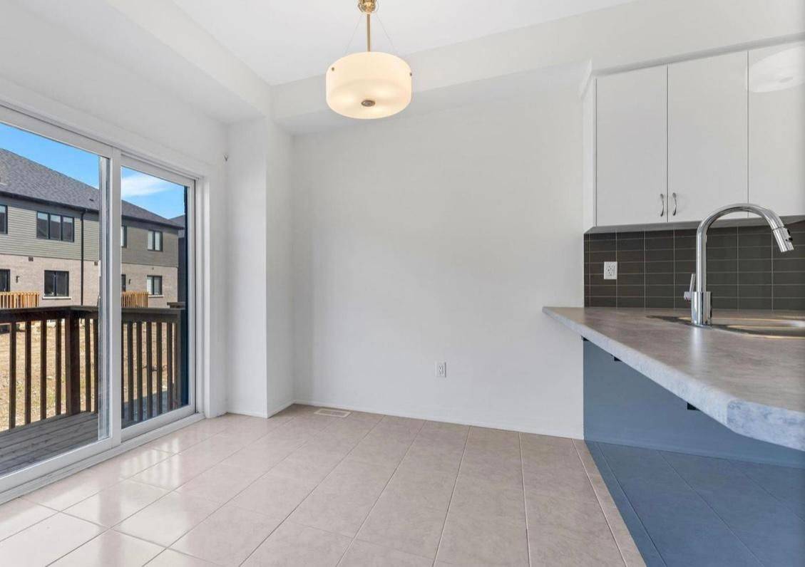 Brantford, ON N3V 0C1,10 Dennis AVE