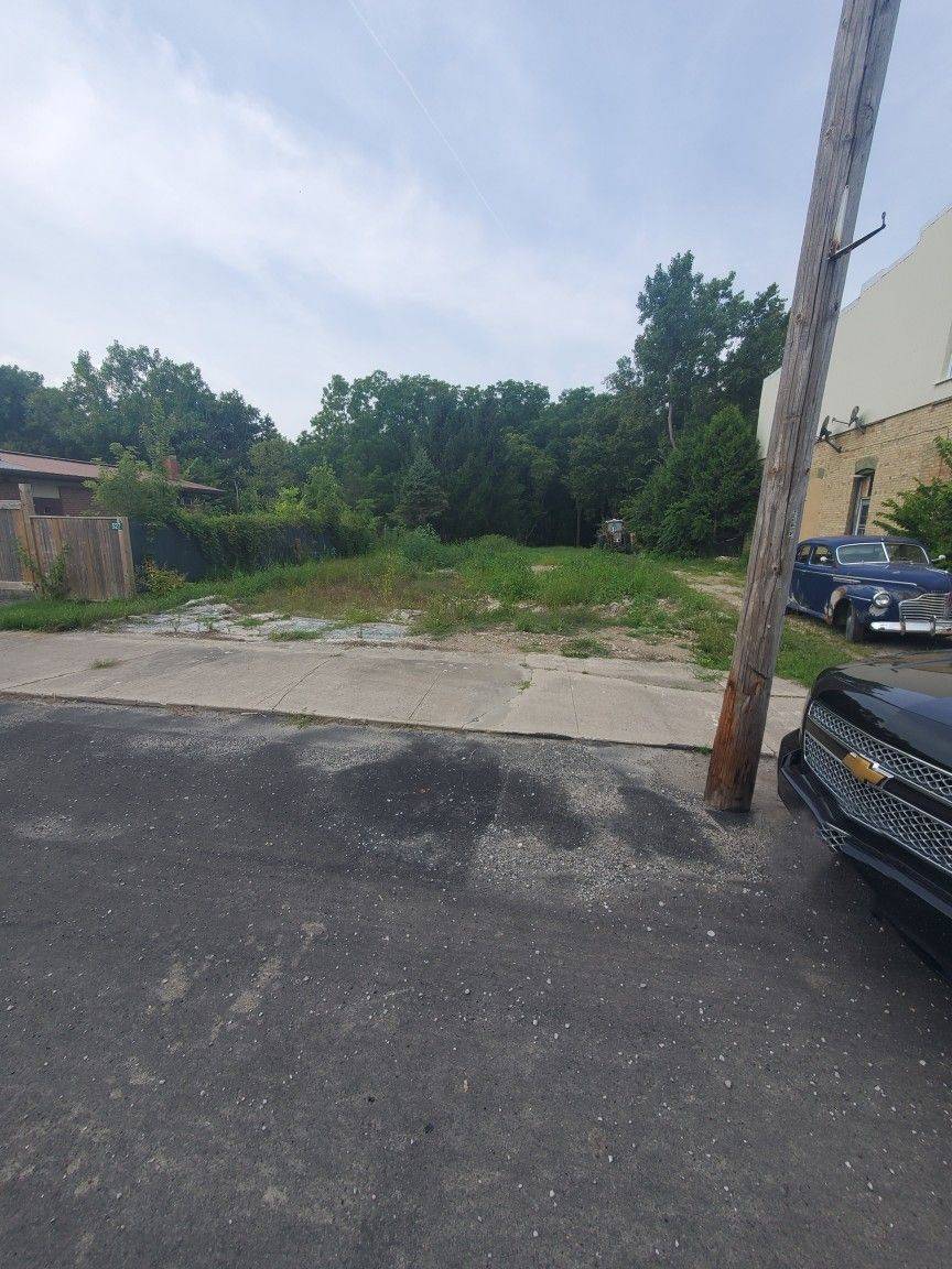 527 Florence RD, Dawn-euphemia, ON N0P 1R0