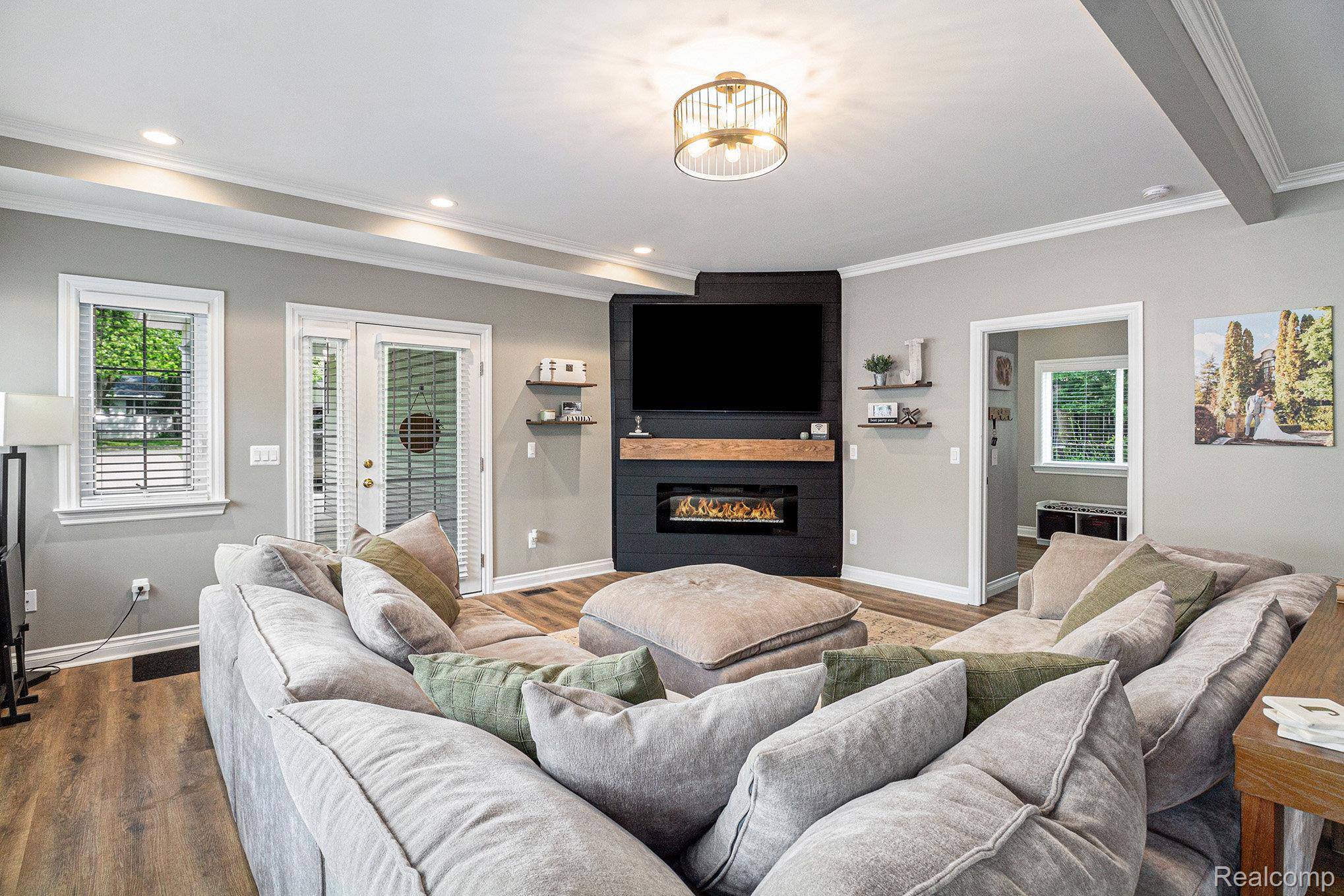 Commerce Twp, MI 48382,3280 Chambourne ST