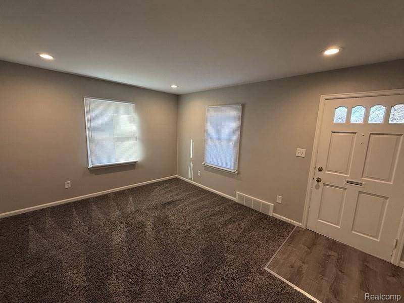 Oak Park, MI 48237,13661 Kingston ST