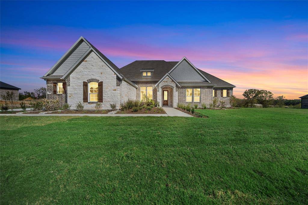 Van Alstyne, TX 75495,404 Indian Creek Road