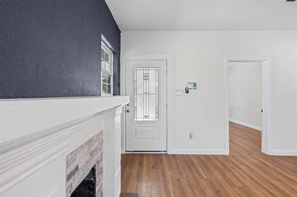 Cleburne, TX 76033,709 N Buffalo Avenue