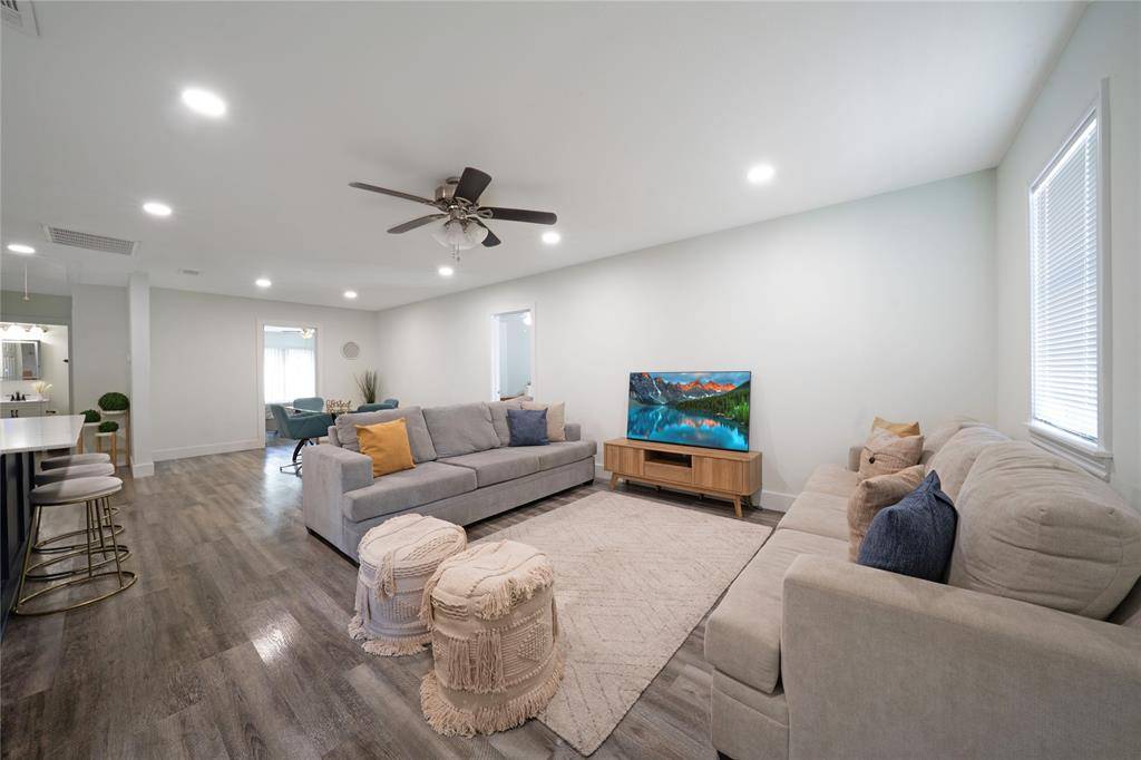 Dallas, TX 75211,2842 Burlington Boulevard