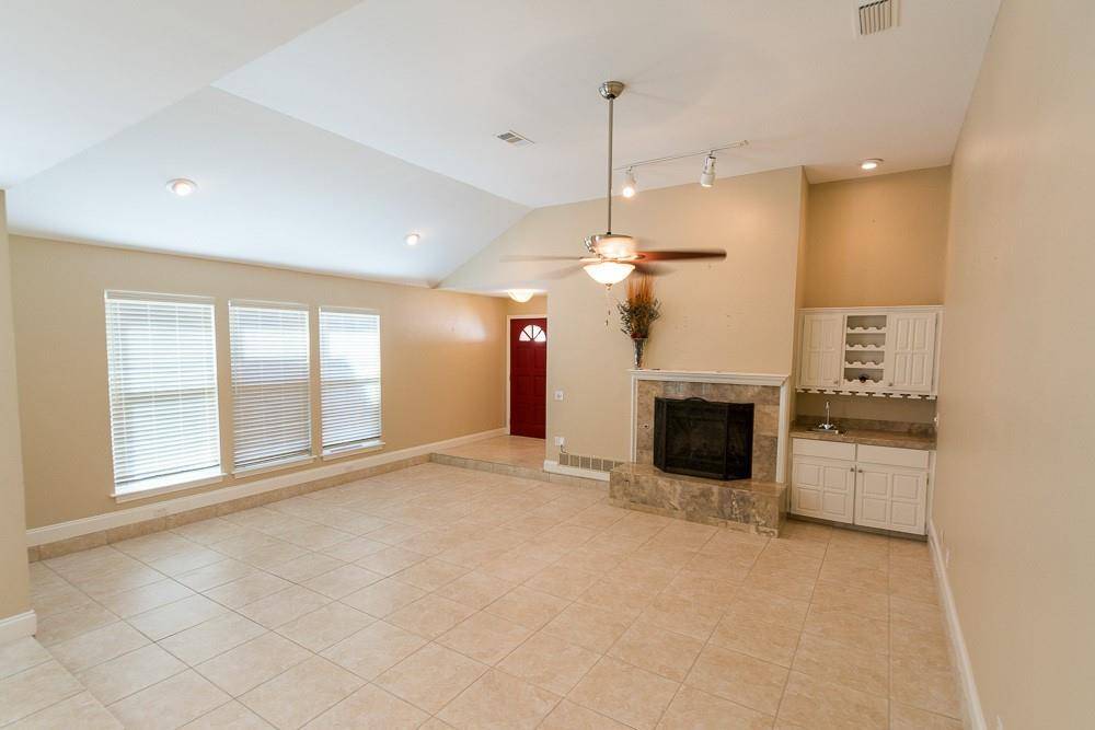 Addison, TX 75001,14816 Sopras Circle