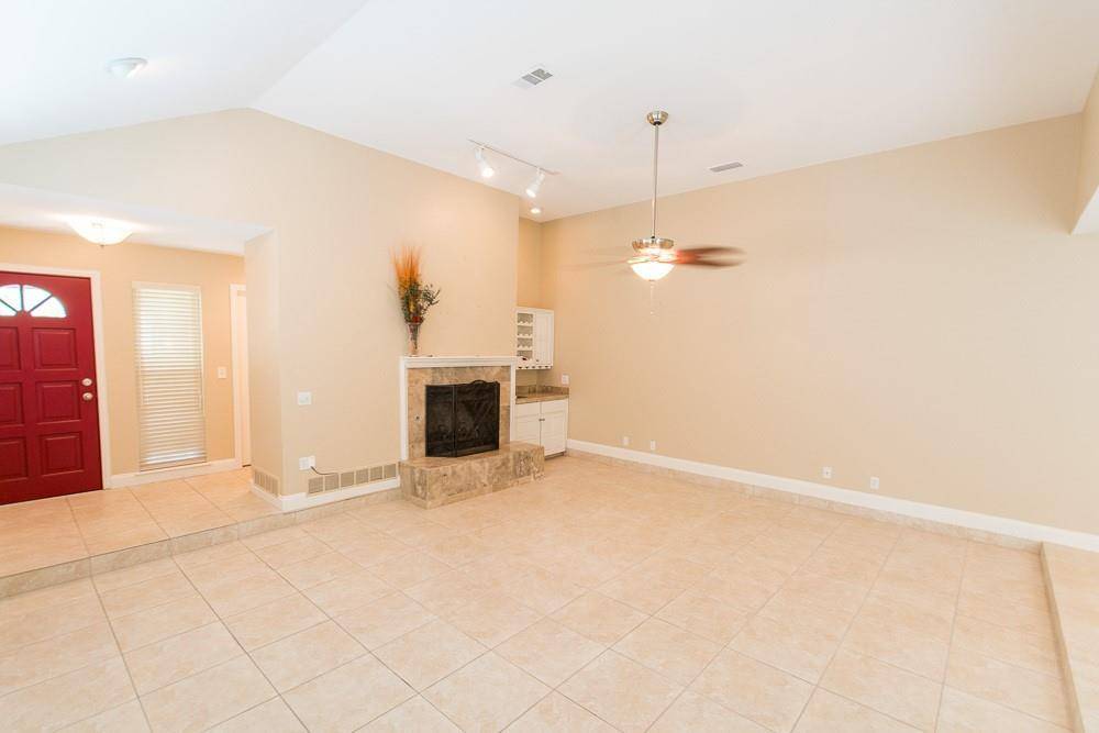 Addison, TX 75001,14816 Sopras Circle