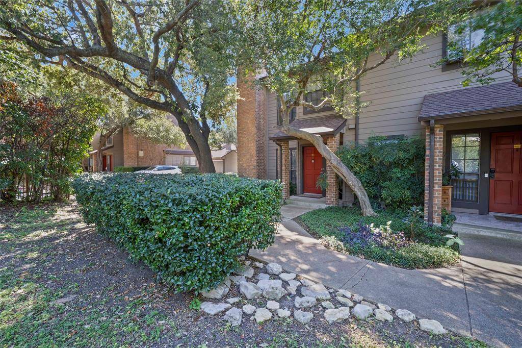 Dallas, TX 75231,9910 Royal Lane #601