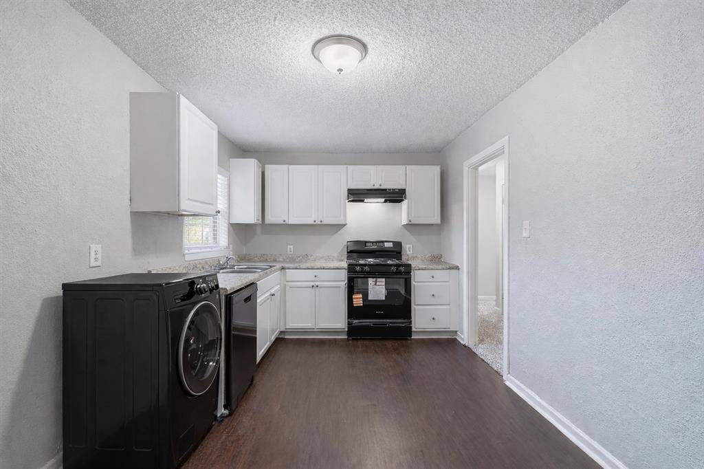 Dallas, TX 75228,3211 Gus Thomasson Road