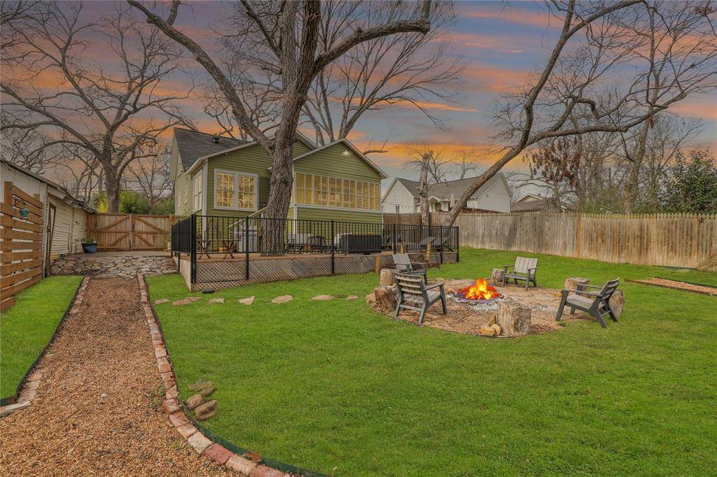 Mckinney, TX 75069,207 S College Street