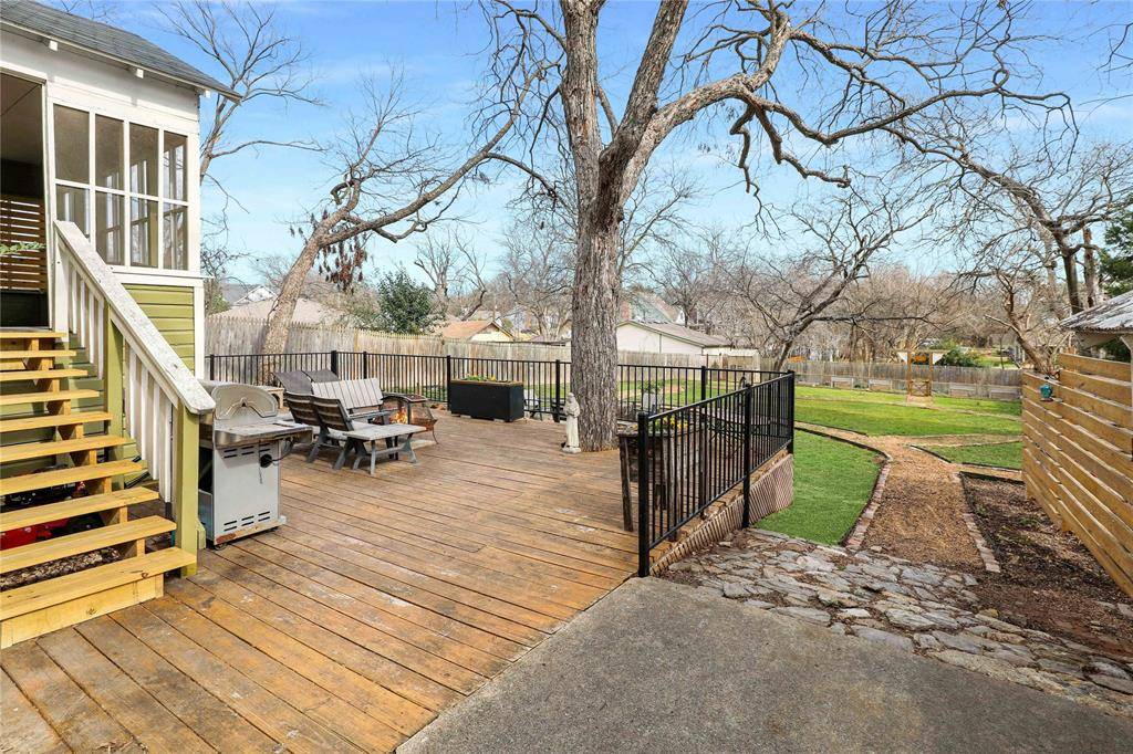 Mckinney, TX 75069,207 S College Street