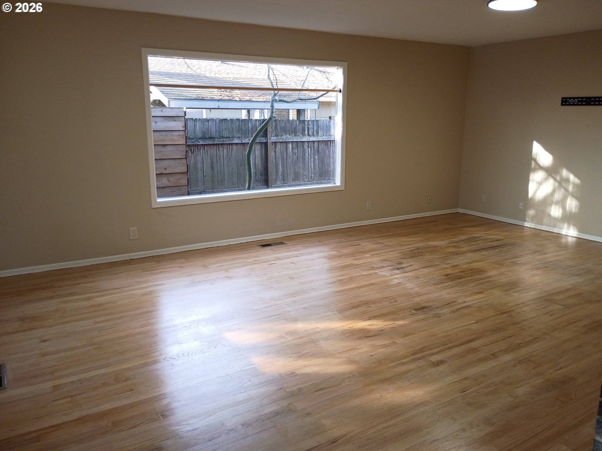 625 N KNIGHTS BRIDGE RD, Canby, OR 97013