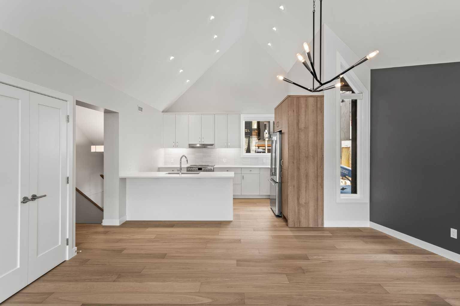 Canmore, AB T1W0N9,209 Stewart Creek Rise #201J