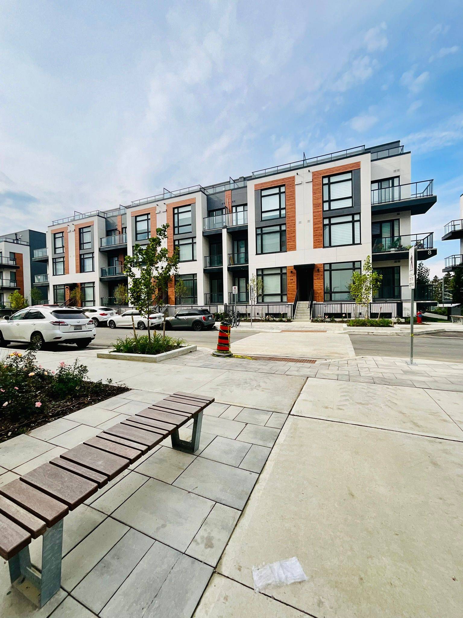 Richmond Hill, ON L4S 0N1,8 Steckley House LN