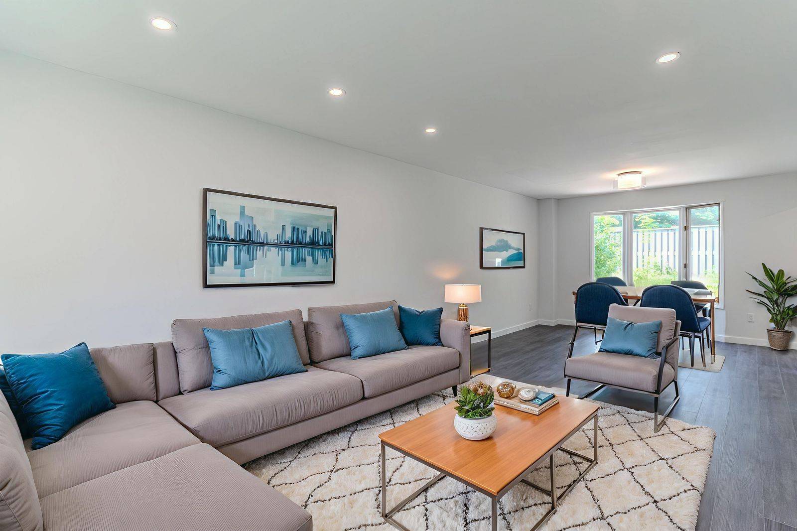 Barrie, ON L4N 6G8,21 Autumn LN