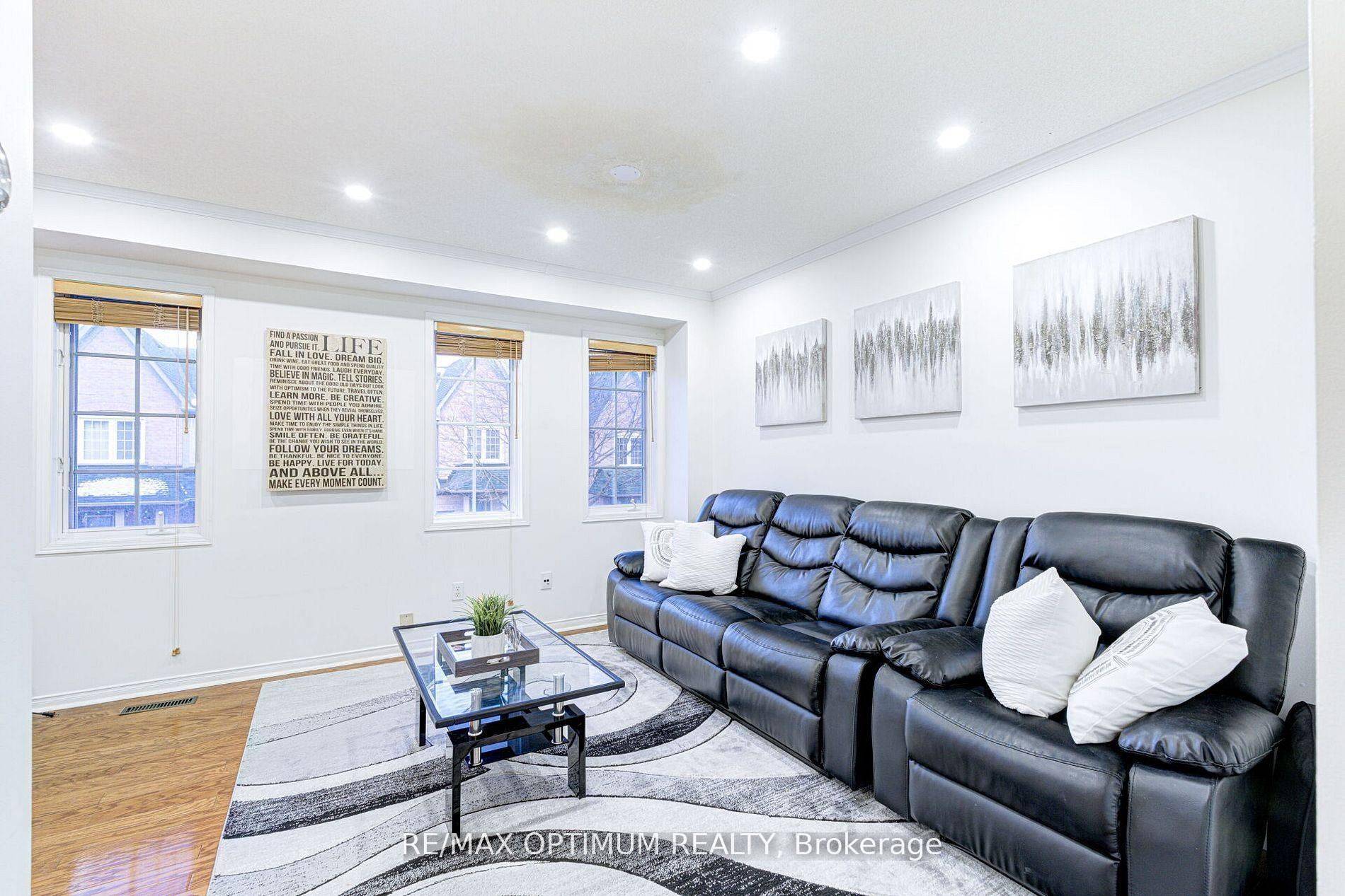 Mississauga, ON L5M 6C1,2945 Thomas ST #93