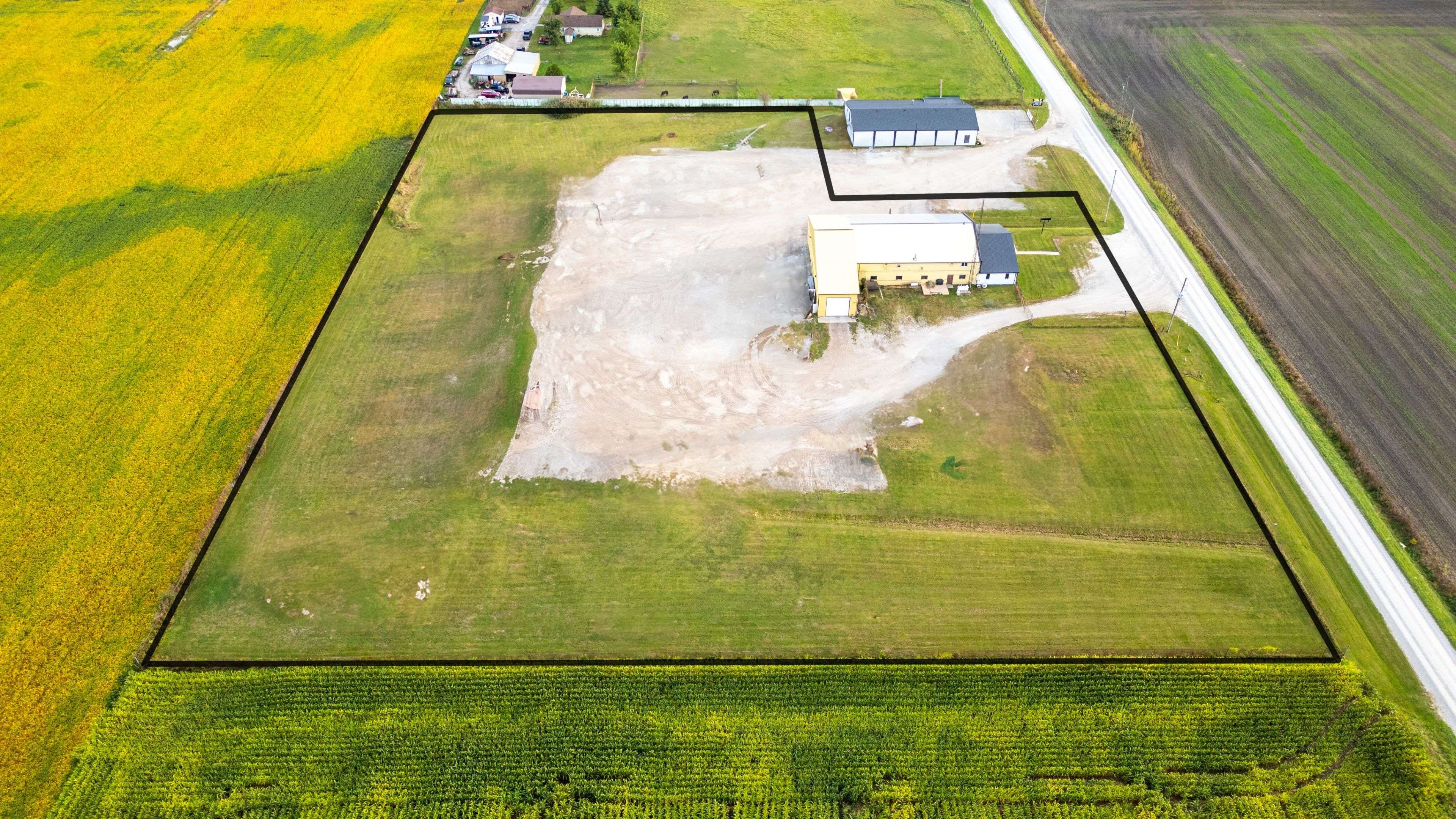 4216 Waterworks RD, Petrolia, ON N0N 1R0