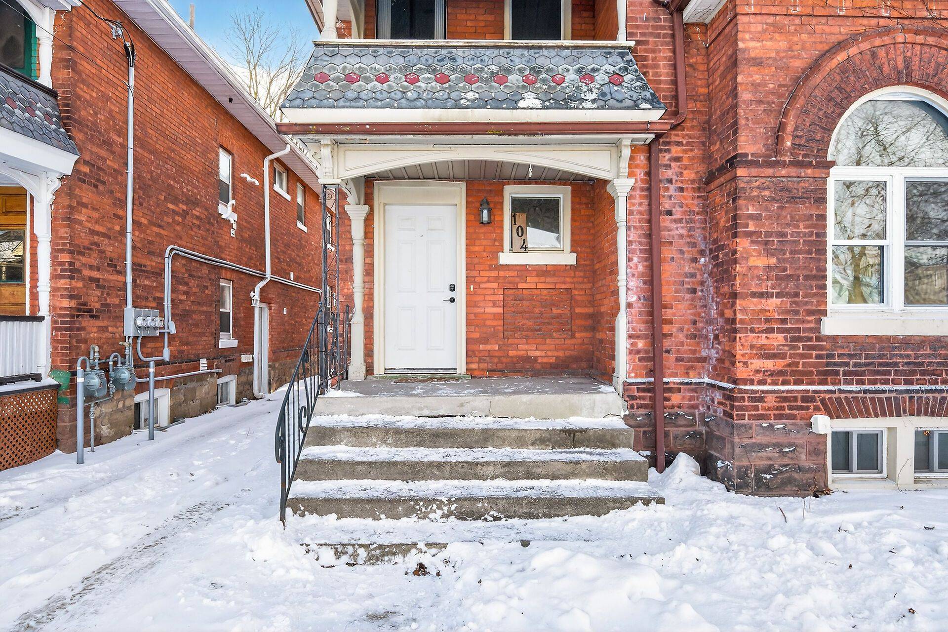 Brantford, ON N3T 3L1,104 William ST