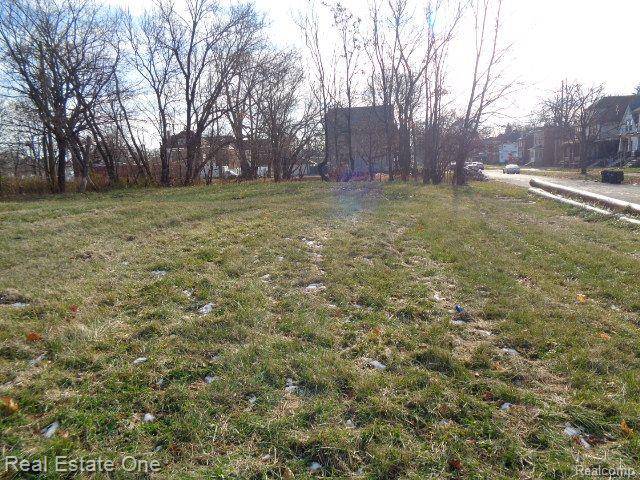 2926 SHERIDAN ST, Detroit, MI 48214