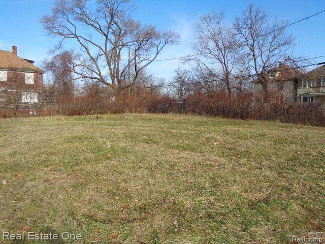 2926 SHERIDAN ST, Detroit, MI 48214