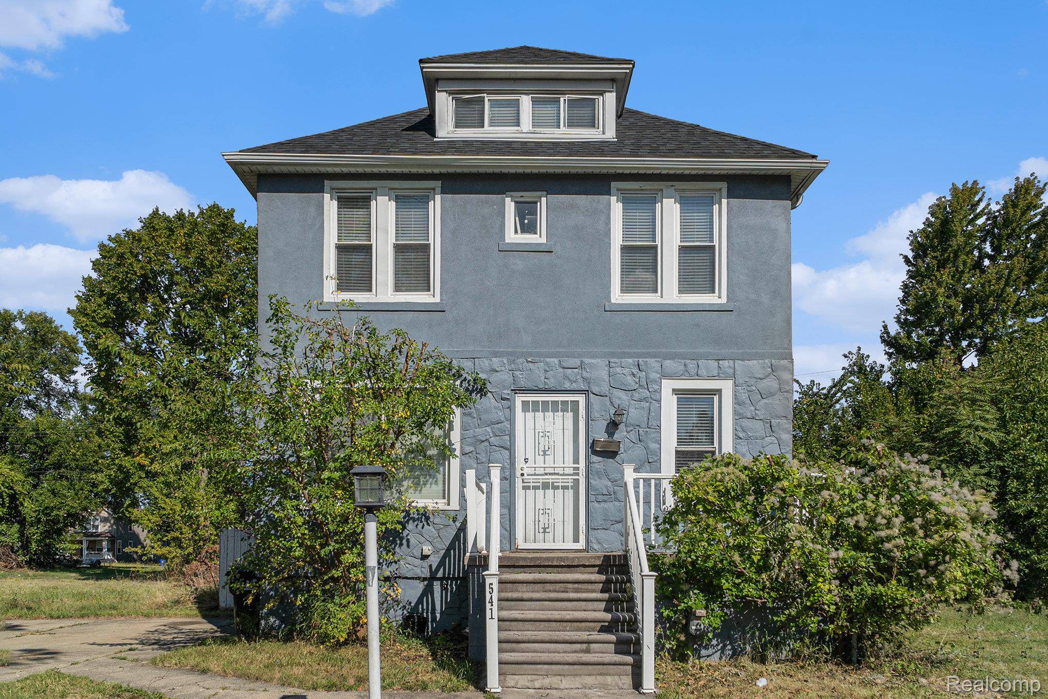 Detroit, MI 48202,541 Alger ST