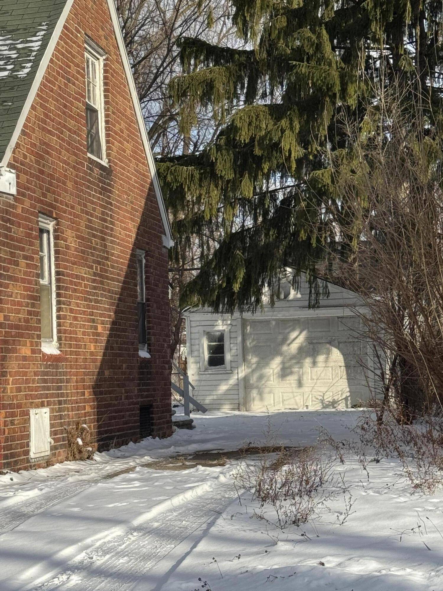 Detroit, MI 48234,20180 Charest ST