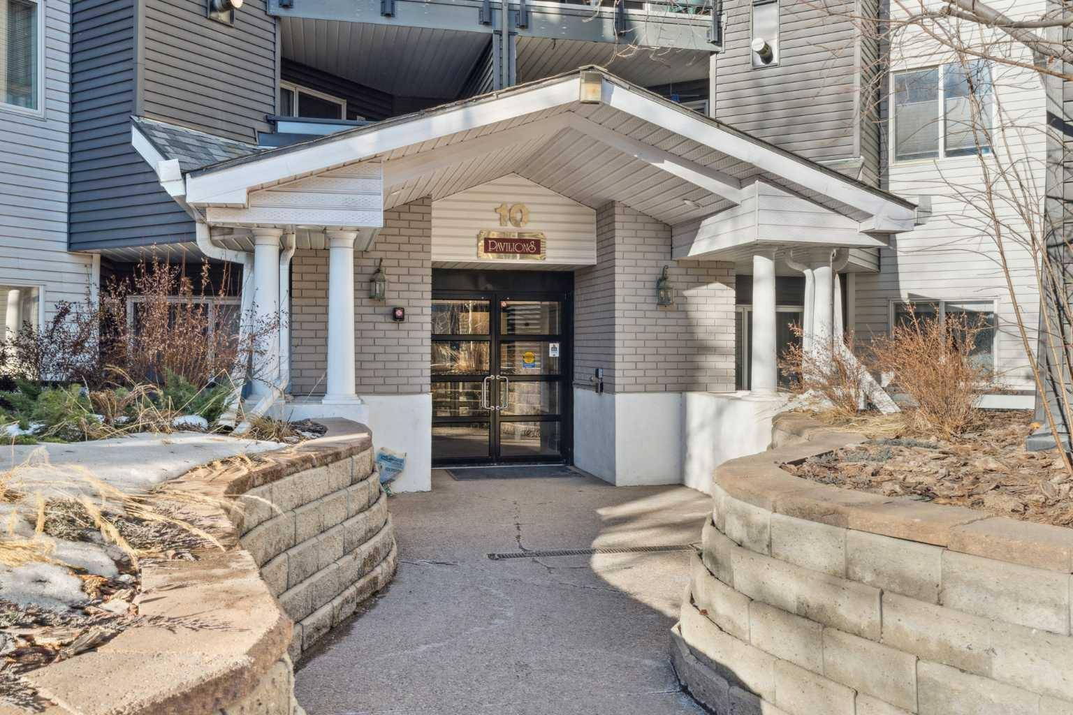 Calgary, AB T3H 3K6,10 Sierra Morena Mews SW #318