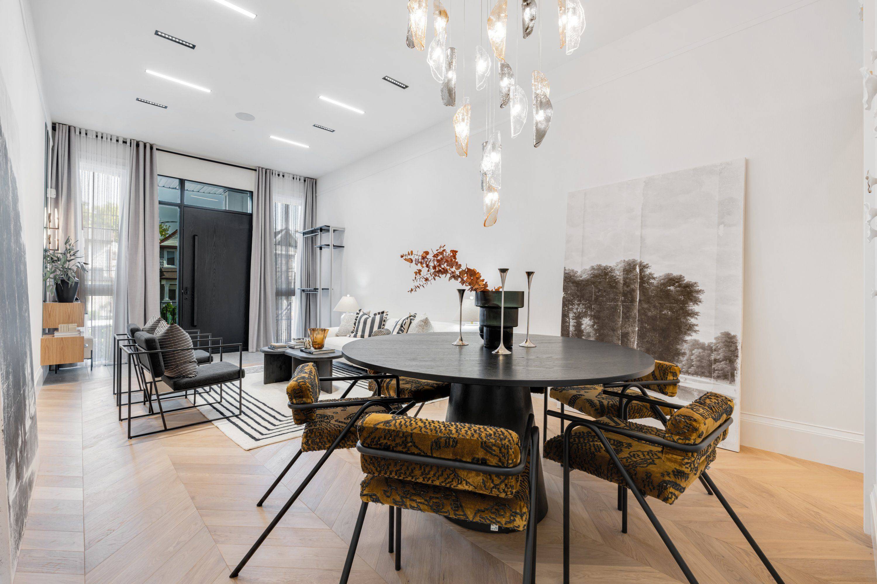 Toronto C02, ON M6H 2V2,566 Delaware AVE N