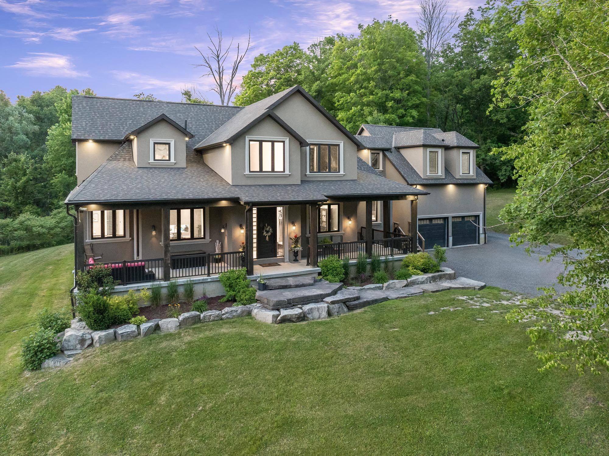 King, ON L7B 0E4,400 Lloyd's LN