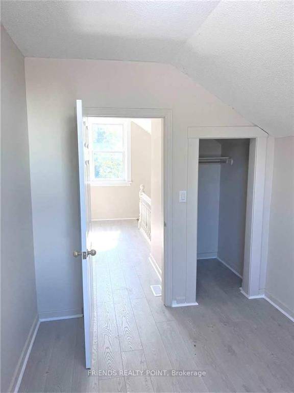 Orillia, ON L3V 5S1,23 O'Brien ST #Unit 2