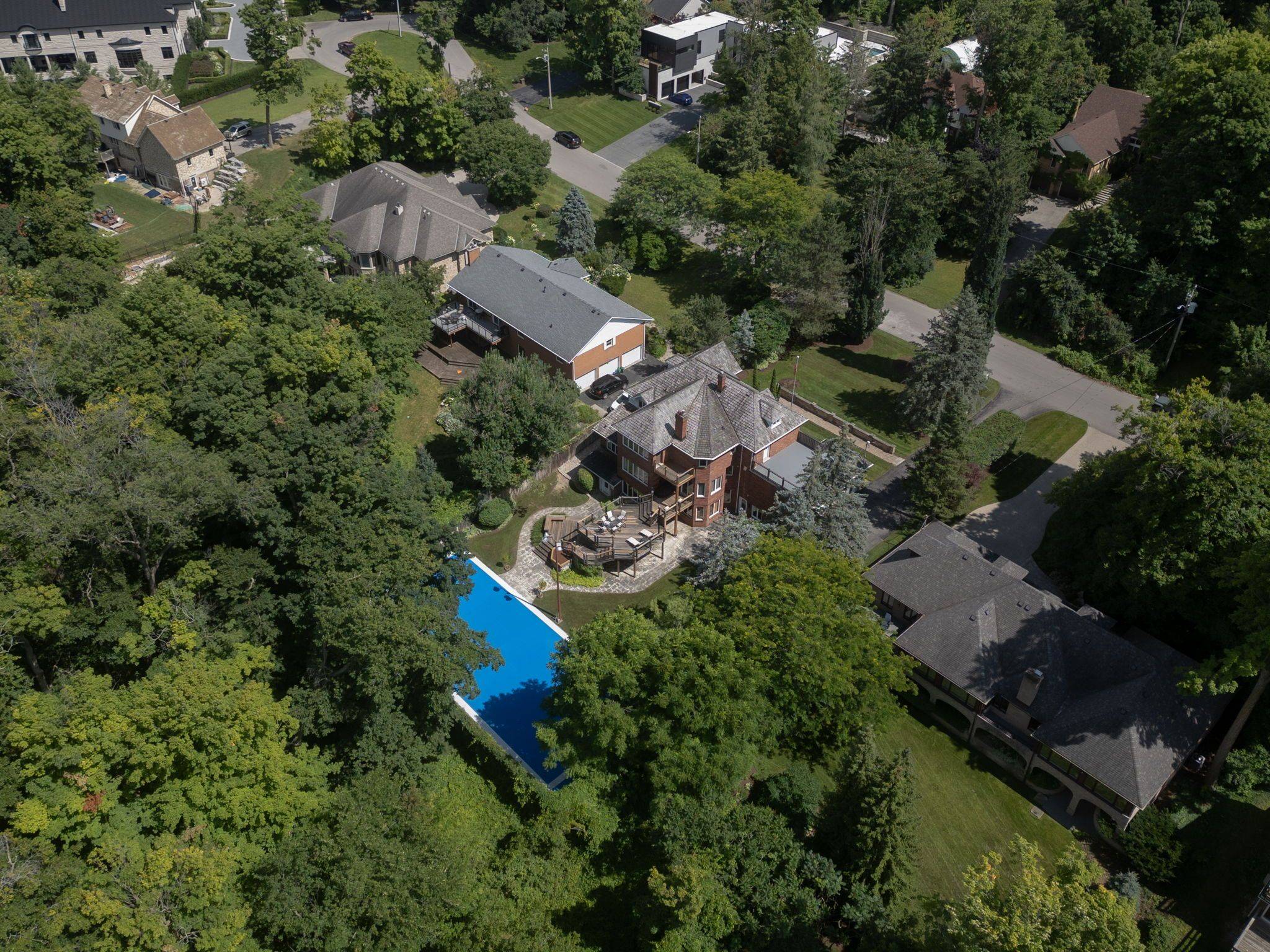 Kitchener, ON N2M 2R8,32 Maple Hill DR